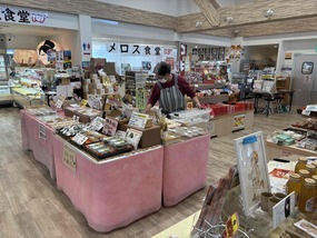 産直メロスお餅出荷の様子